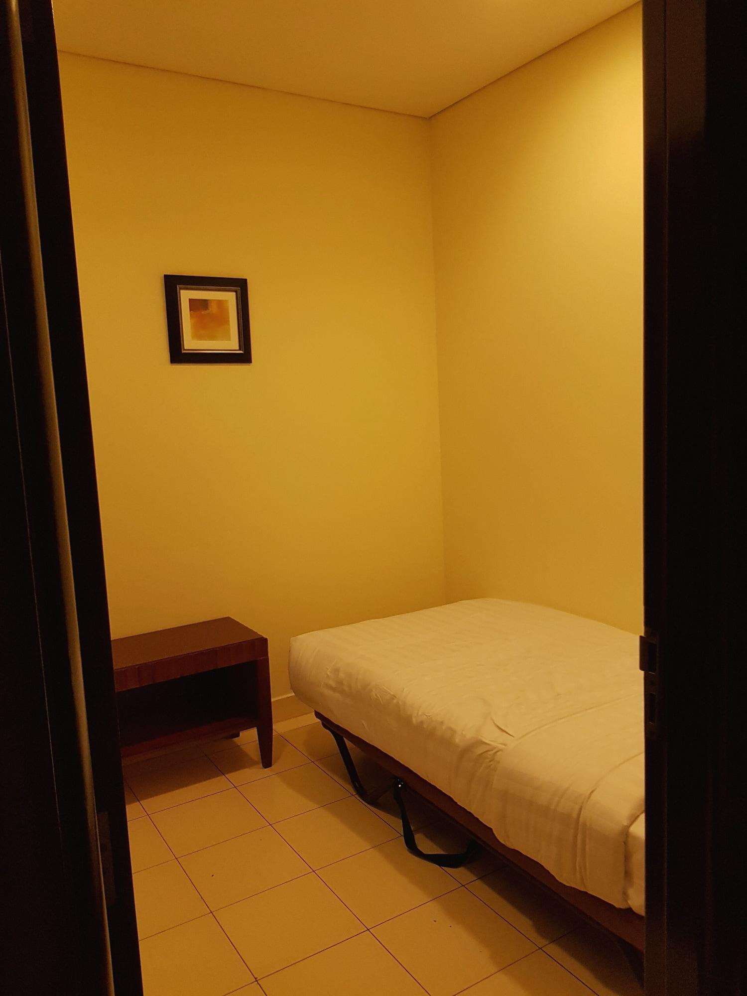 Tulip Creek Aparthotel