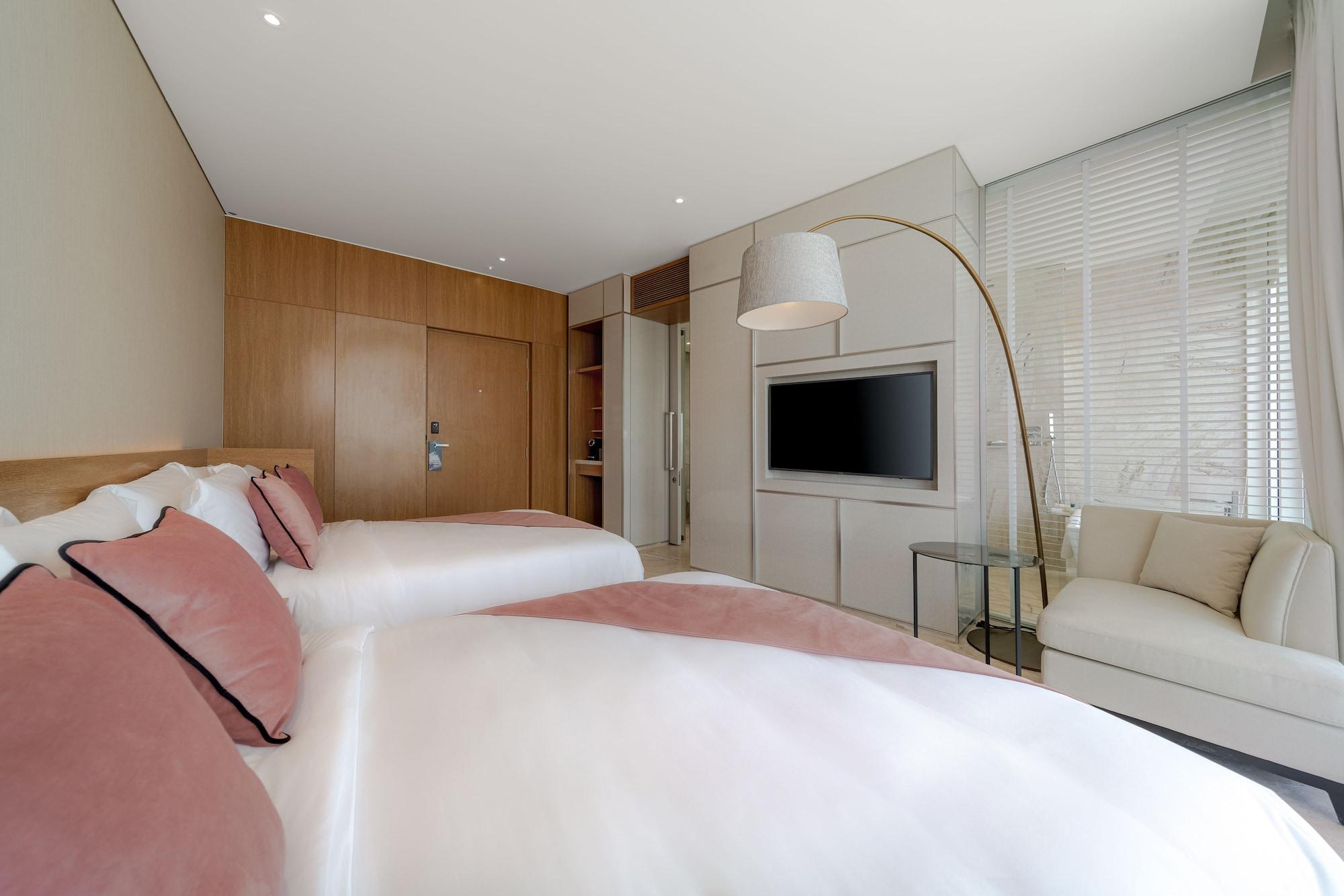 Hotel Five Jumeirah Village 5*