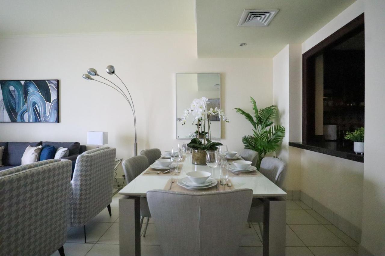 Higuests - Charming With Private Balcony Near Mall Apartment Dubai