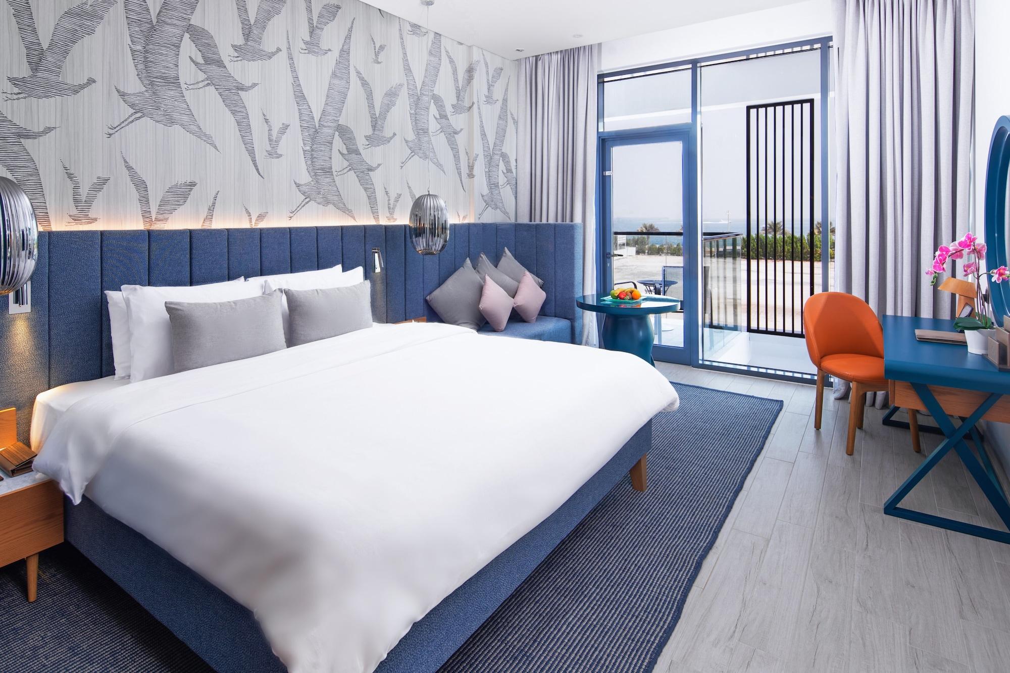 C And The Palm 5*