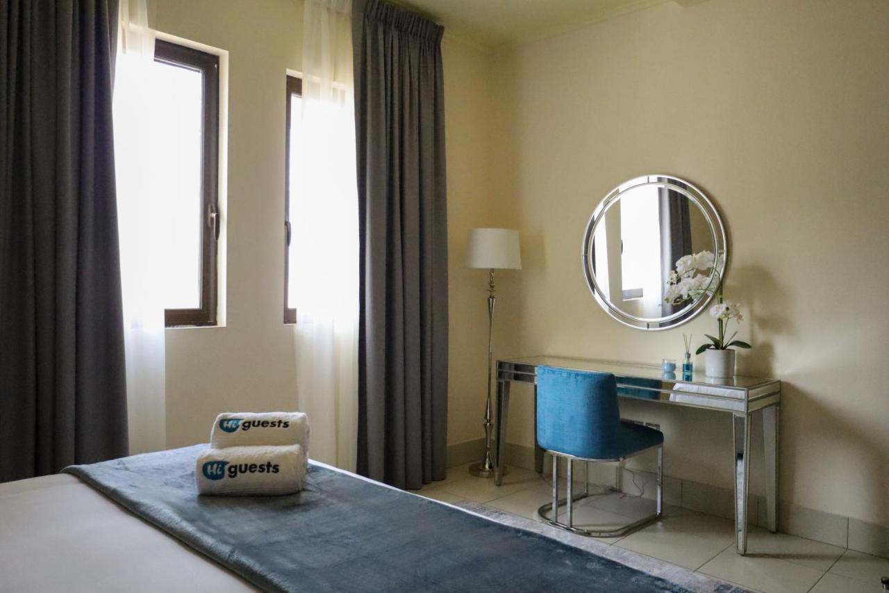 Higuests - Charming With Private Balcony Near Mall