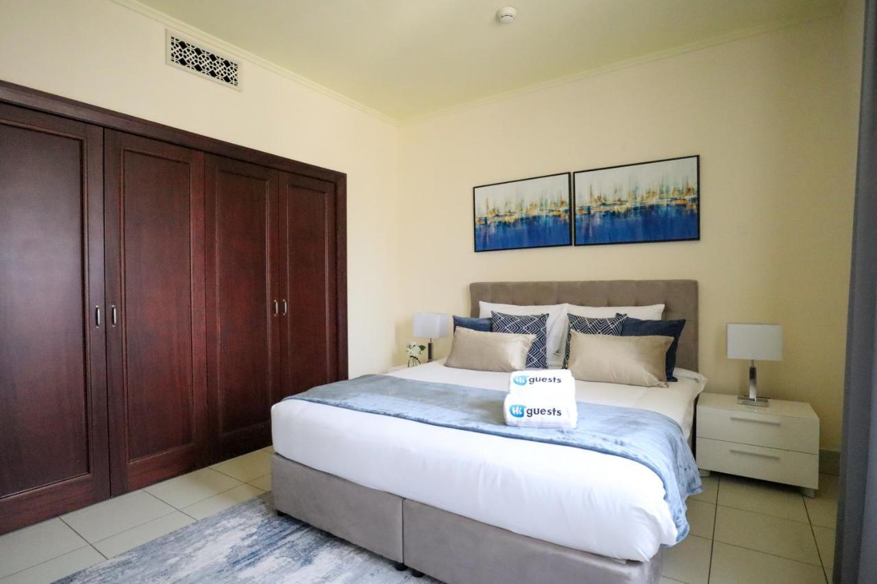 Higuests - Charming With Private Balcony Near Mall Apartment *