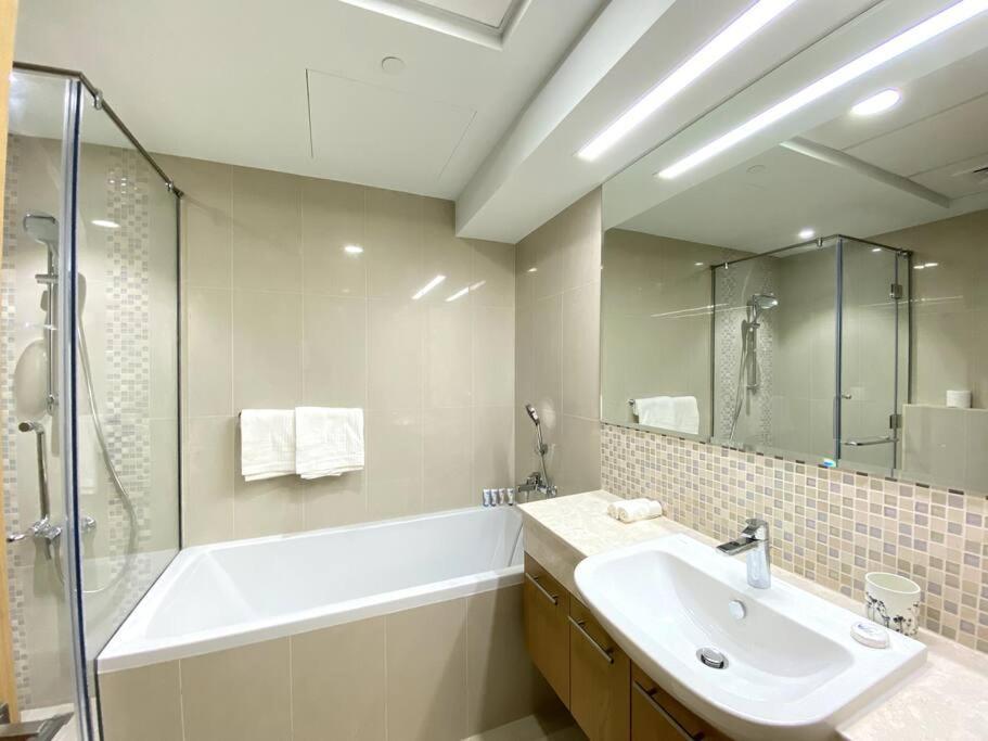 Lux Bellevue Tower Burj Khalifa Views Apartment Dubai