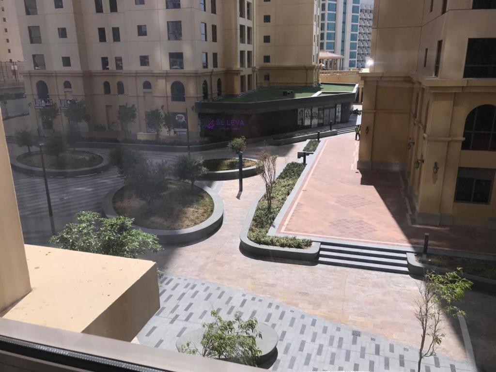 1 Bedroom In Jumeirah Daire Dubai