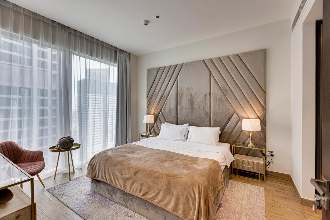 Luxury In Marina Gate Jumeirah Living Apartment Dubai