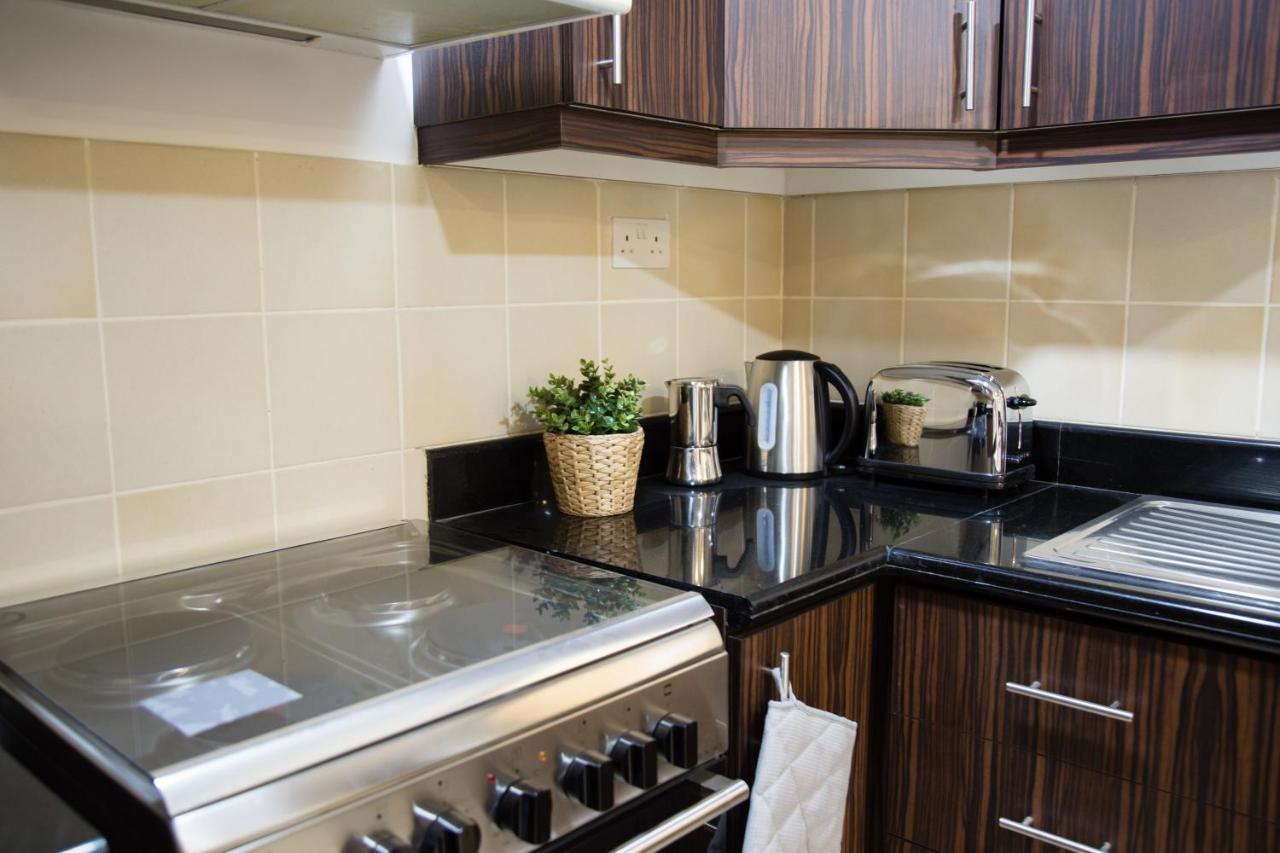 Higuests - Charming In Jbr With Balcony By The