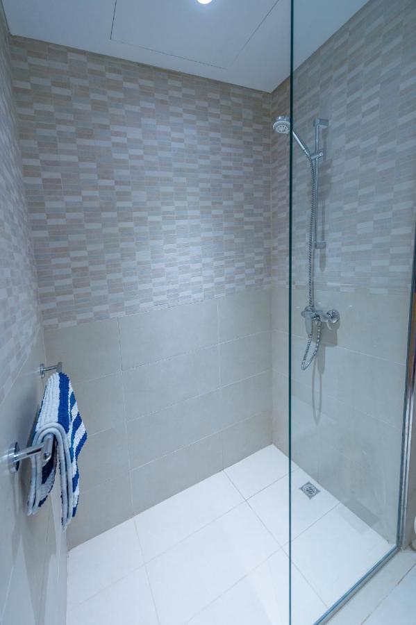 Luxury Escapes - Cozy In Front Of Metro Stn - Access To Gym & Pool - Aura Azizi Dubai