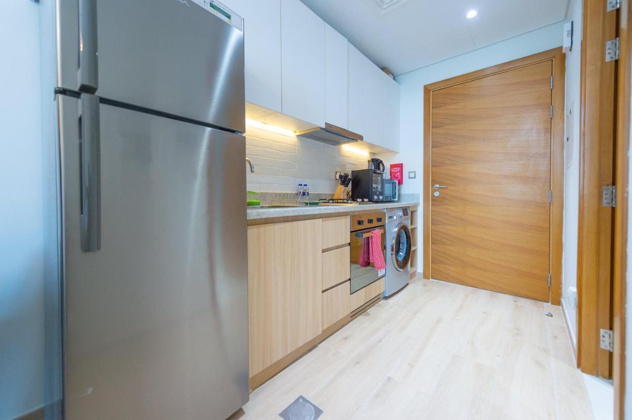 Luxury Escapes - Cozy In Front Of Metro Stn - Access To Gym & Pool - Aura Azizi Apartamento Dubai