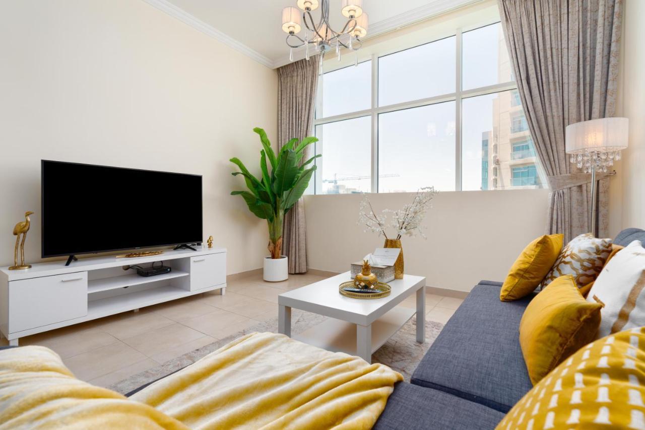 Spacious 2 Beds 5 Min Walk From Mall With Brand New Gym And Rooftop Swimming Pool Daire