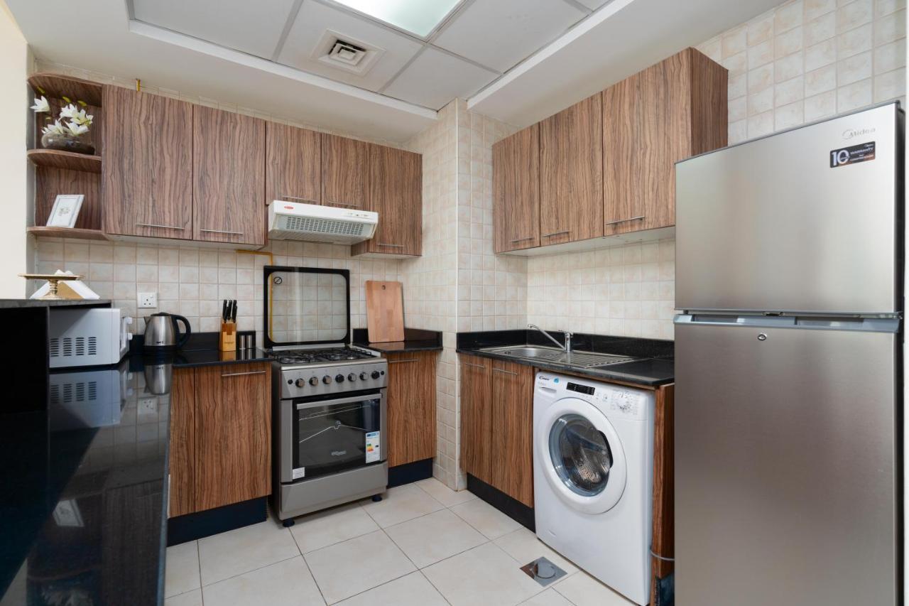 Spacious 2 Beds 5 Min Walk From Mall With Brand New Gym And Rooftop Swimming Pool Daire