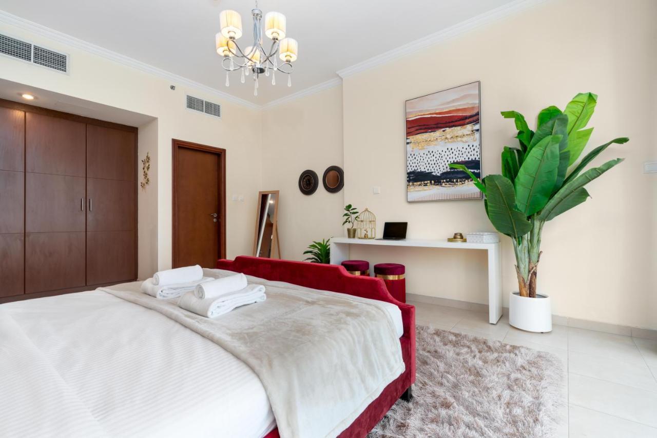 Daire Spacious 2 Beds 5 Min Walk From Mall With Brand New Gym And Rooftop Swimming Pool *