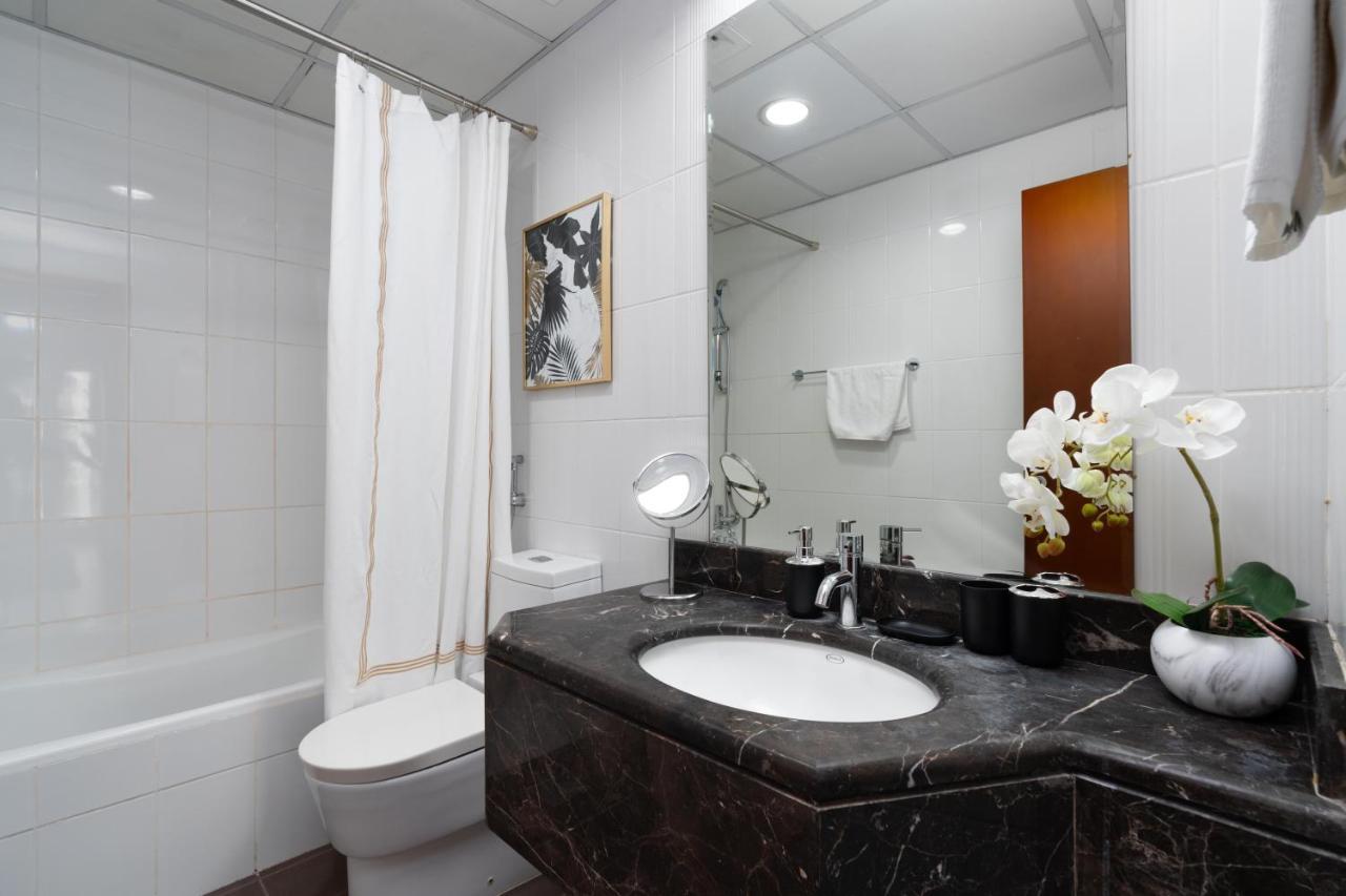 Spacious 2 Beds 5 Min Walk From Mall With Brand New Gym And Rooftop Swimming Pool Daire *