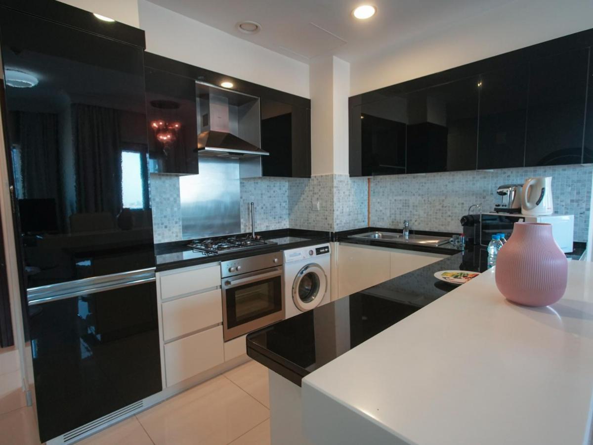Luxurious - Damac Mall Street