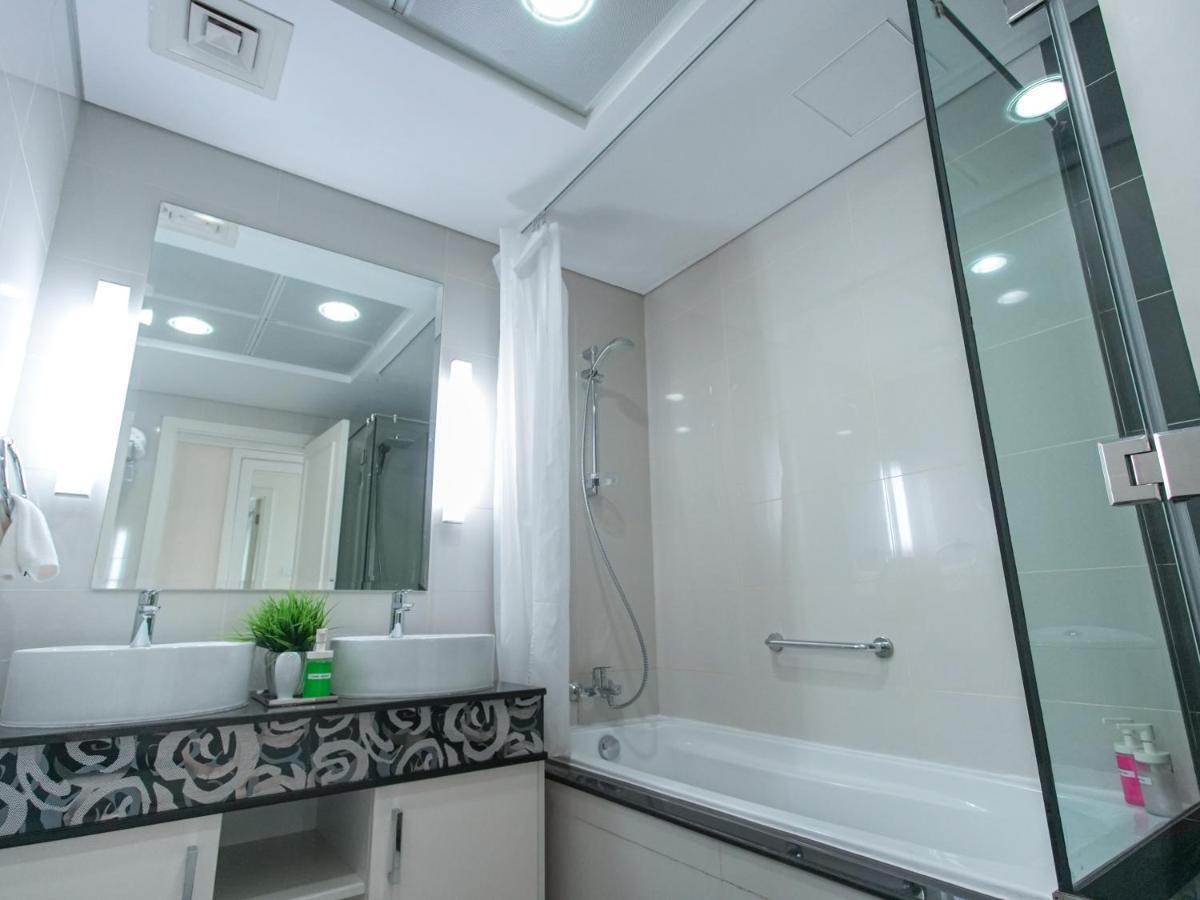 Luxurious - Damac Mall Street Dubai