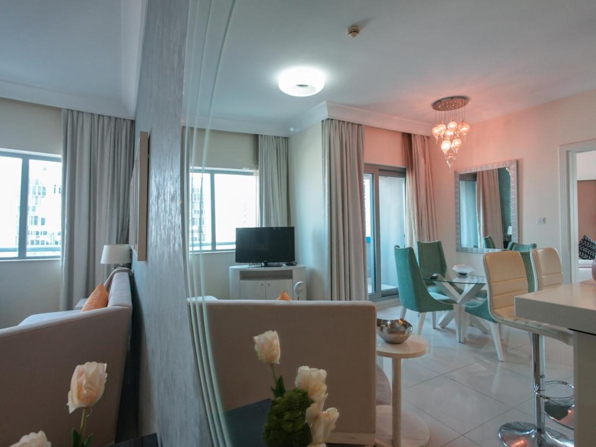 Luxurious - Damac Mall Street *