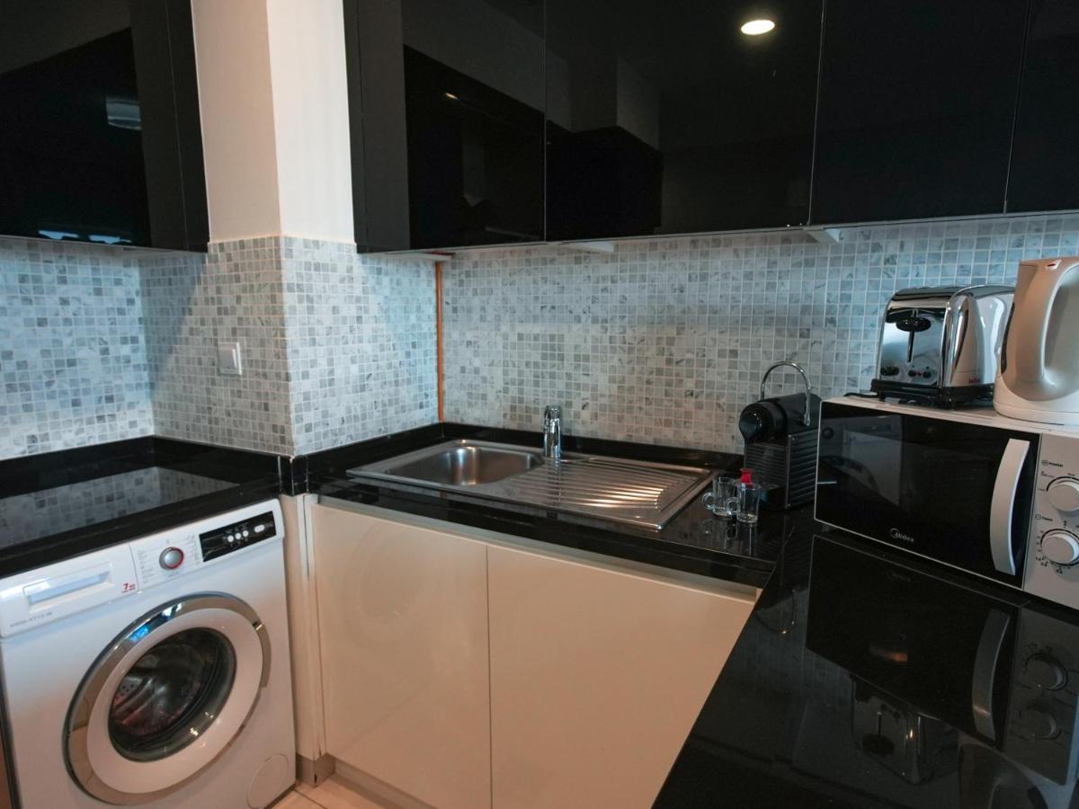 Apartment Luxurious - Damac Mall Street