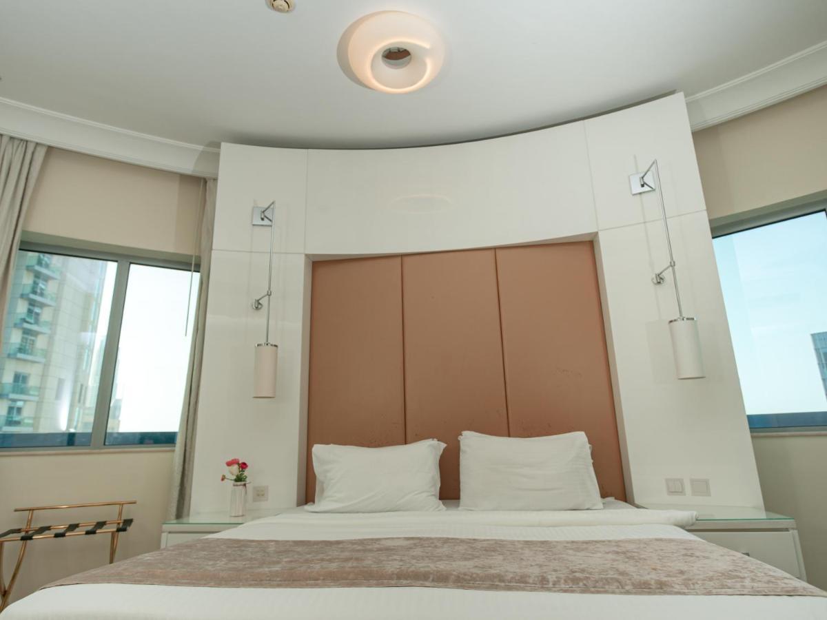 Luxurious - Damac Mall Street Apartment Dubai