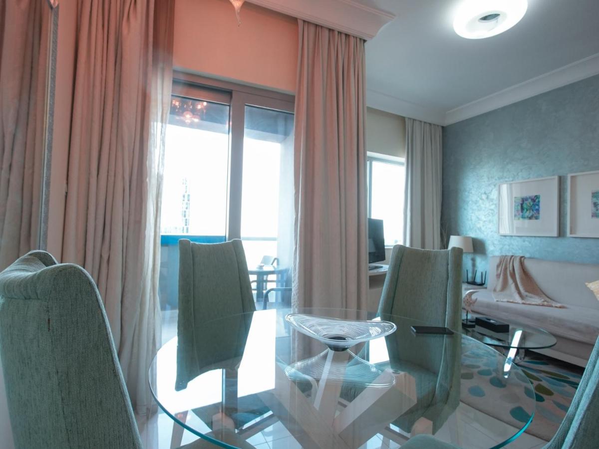 Luxurious - Damac Mall Street Apartment Dubai