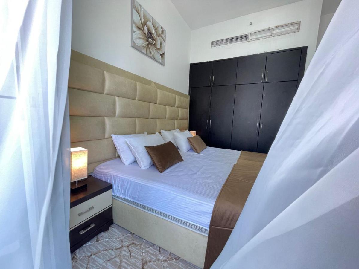 Private Gorgeous With Marina View With Shared Kitchen In Shared Homestay *