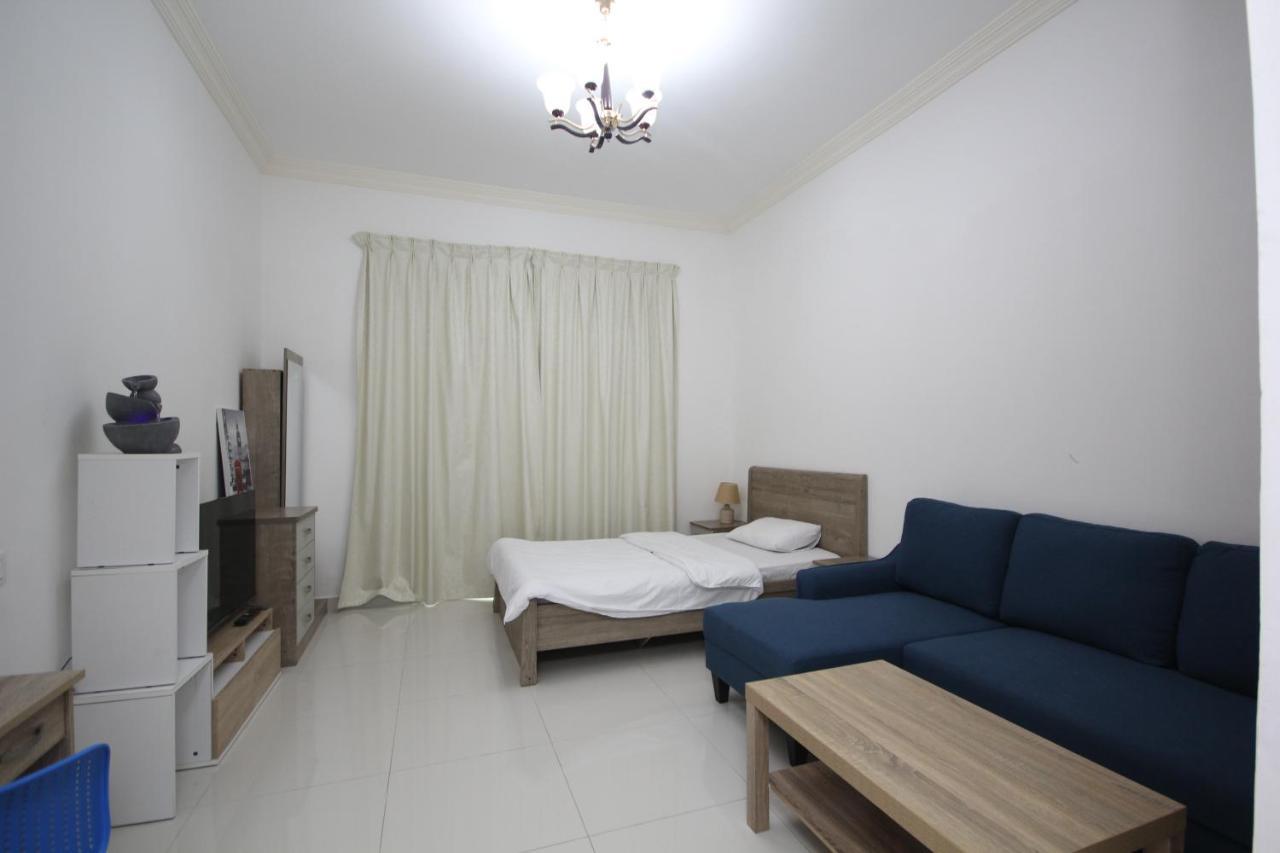 Cozy And Small Partitions For Men Guests In Apartment *