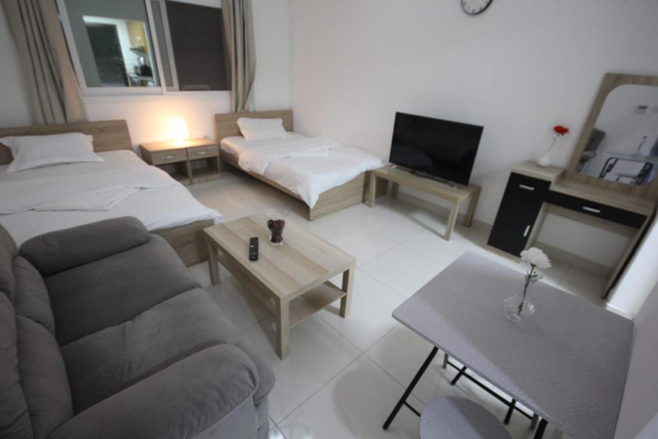 Cozy And Small Partitions For Men Guests In *