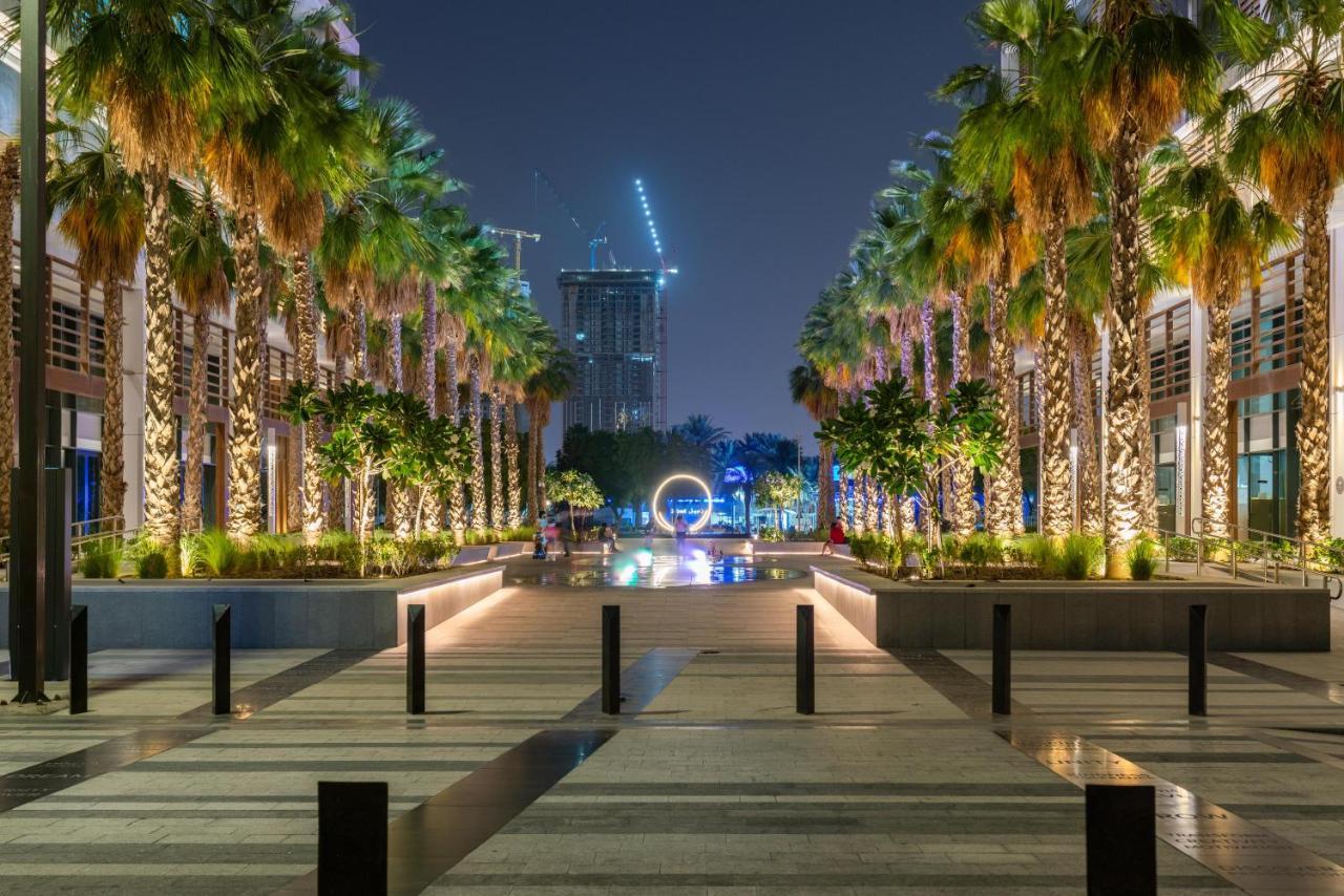 Ultimate - 3 Beds - Scenic Panoramic Views - Right At Metro Station - 5-10min To Sea, Burj Khalifa, Old Town, Downtown - 15min From Airport * Dubai