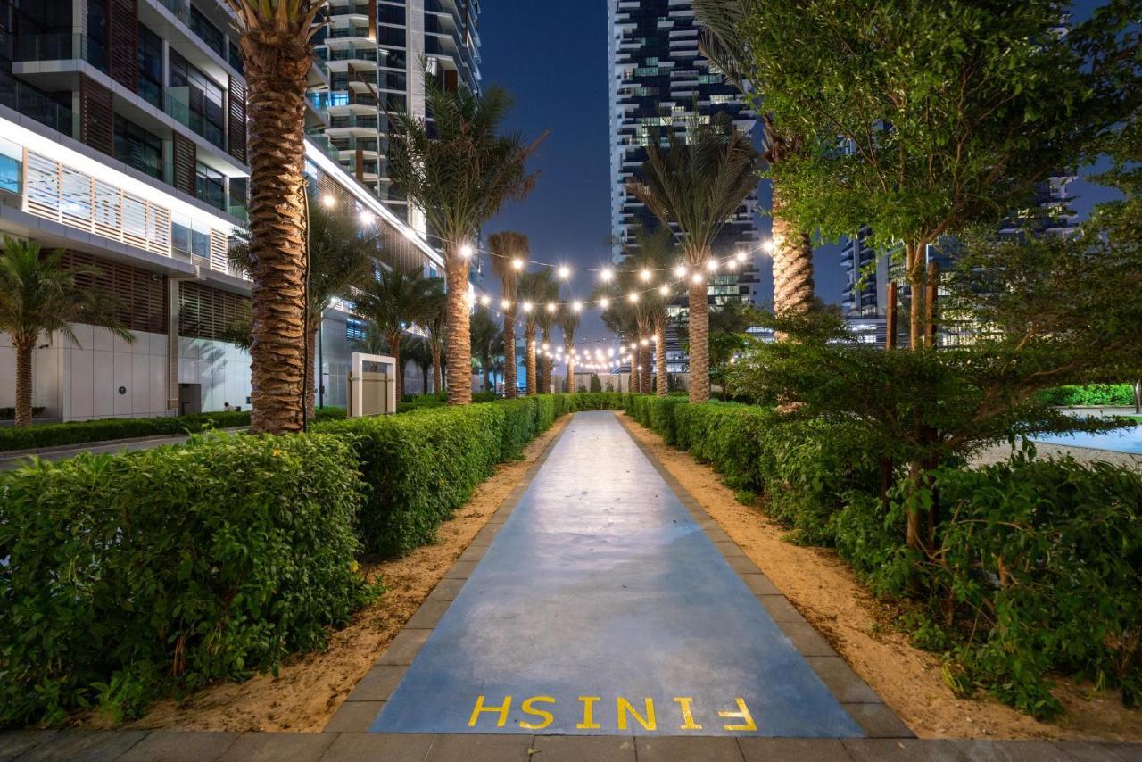 Ultimate - 3 Beds - Scenic Panoramic Views - Right At Metro Station - 5-10min To Sea, Burj Khalifa, Old Town, Downtown - 15min From Airport * Dubai