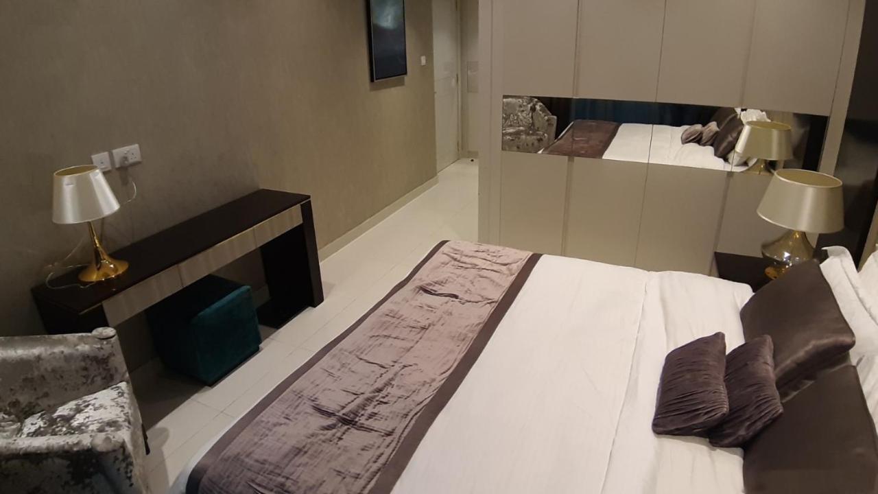 King Suite-Burj Khalifa 5 Min Walking From Dubai Mall Apartment Dubai