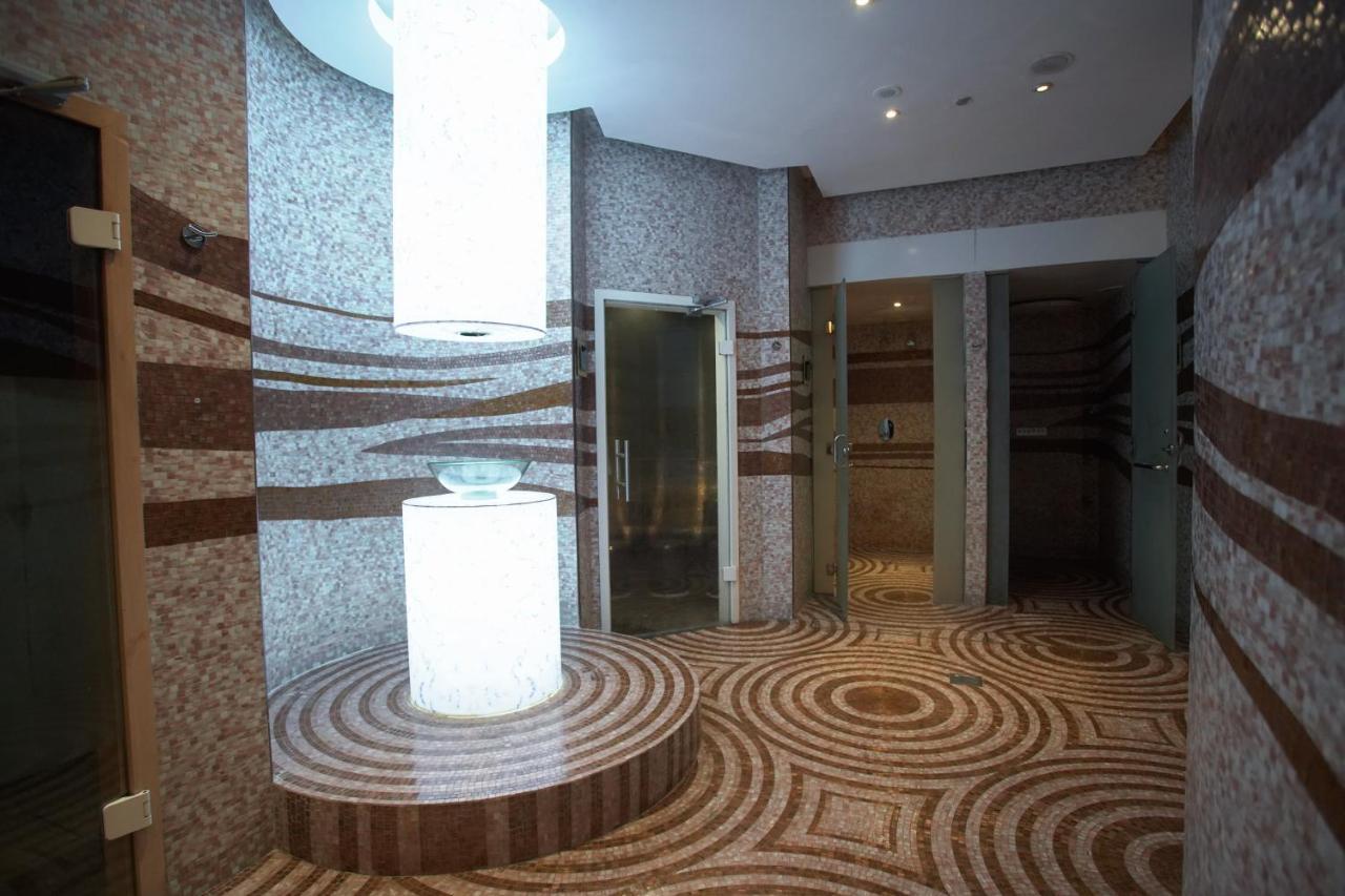 Luxurious - Damac Mall Street Dubai