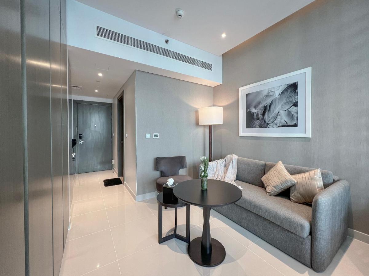 5-star Luxury Studio Near Burj Khalifa Amazing Canal & Views! Apartamento Dubai