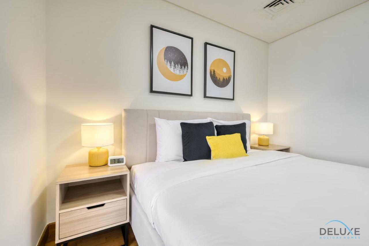 Affordable Luxury Modern 1br With Pool & Balcony By Deluxe Homes Apartment