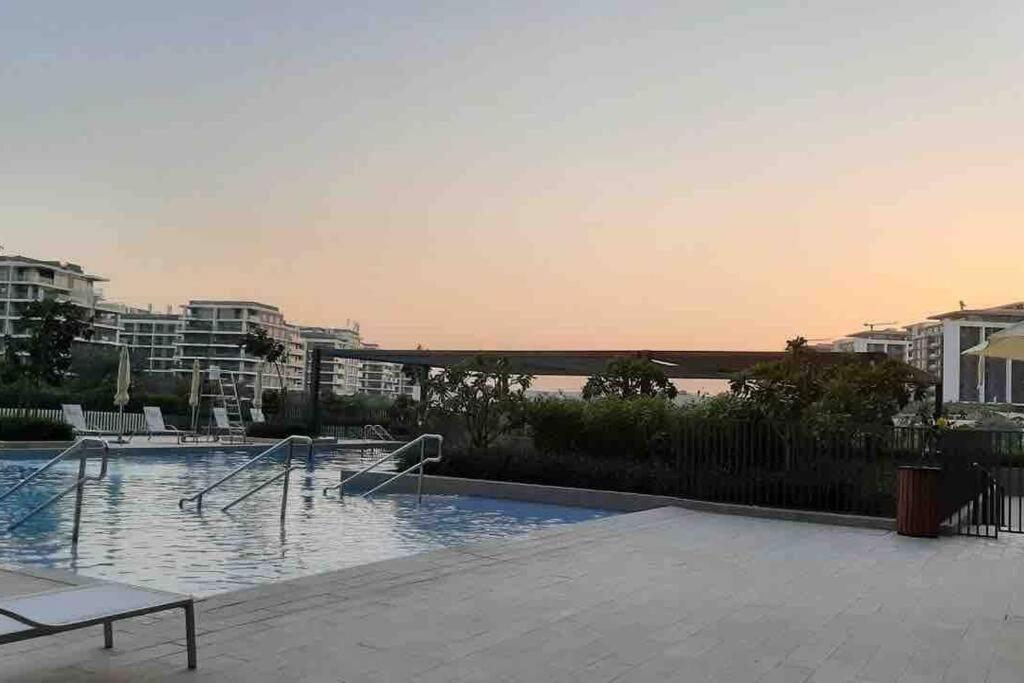 2 Bedroom Available For Short Term Daire Dubai
