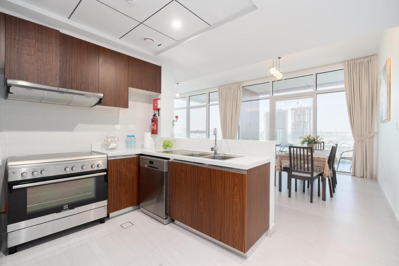 Ultimate - 3 Beds - Scenic Panoramic Views - Right At Metro Station - 5-10min To Sea, Burj Khalifa, Old Town, Downtown - 15min From Airport * Dubai