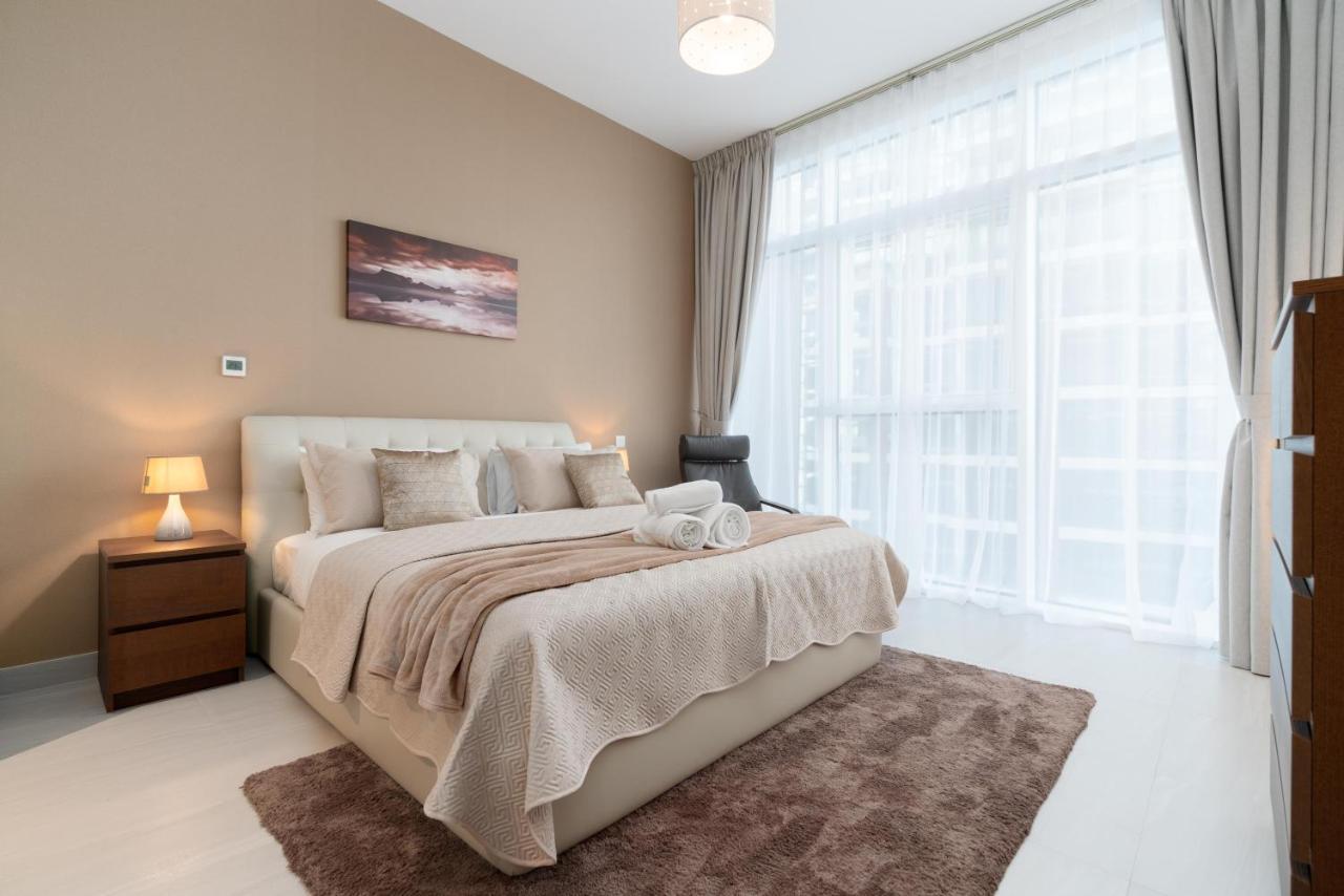 Ultimate - 3 Beds - Scenic Panoramic Views - Right At Metro Station - 5-10min To Sea, Burj Khalifa, Old Town, Downtown - 15min From Airport *