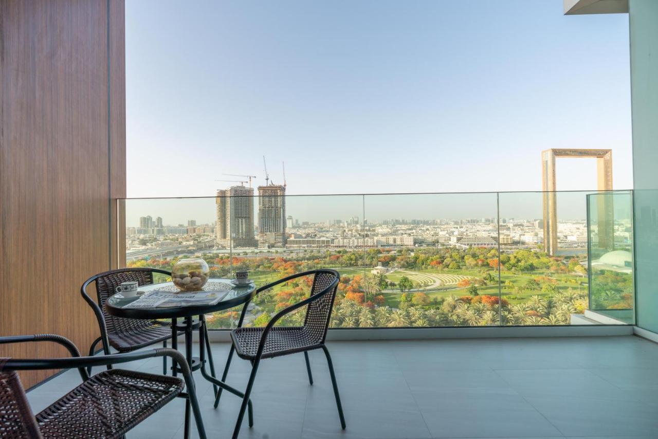 Ultimate - 3 Beds - Scenic Panoramic Views - Right At Metro Station - 5-10min To Sea, Burj Khalifa, Old Town, Downtown - 15min From Airport Apartment