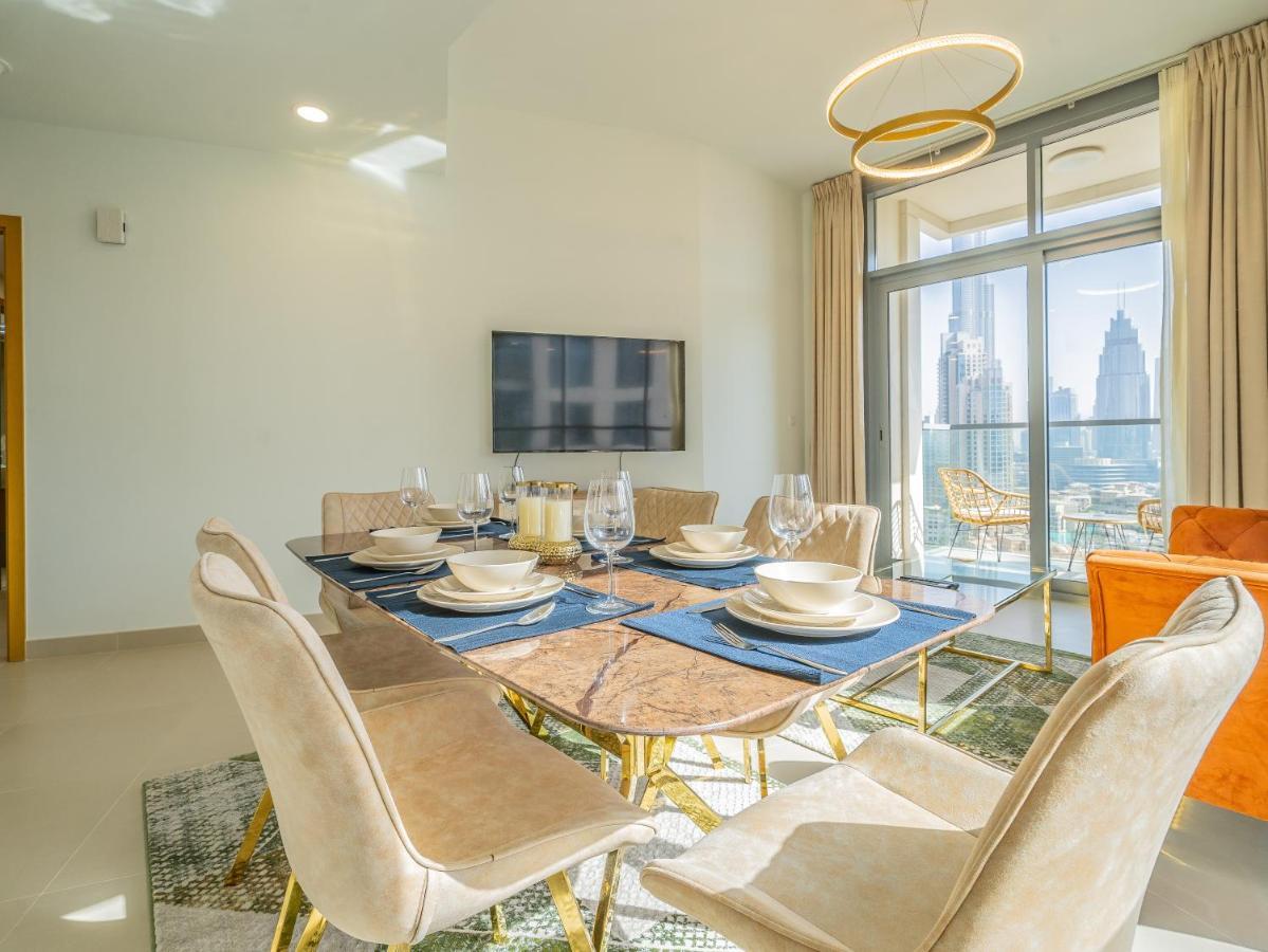 Glamorous Facing Burj Khalifa Apartment Dubai