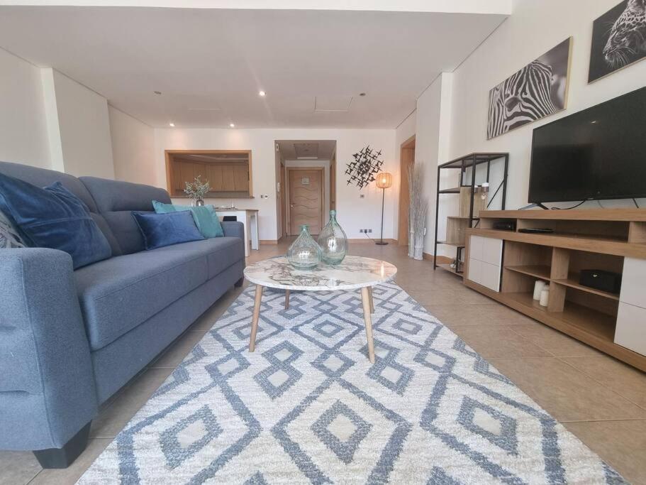 Bright Cosy One Bed - Palm Jumeirah Shoreline *