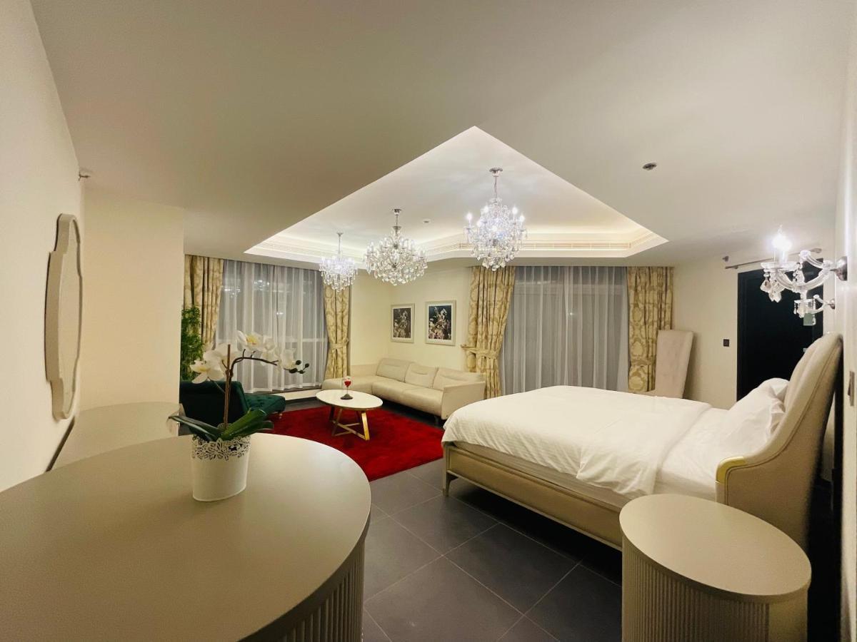 Marina Sky Penthouse Apartment