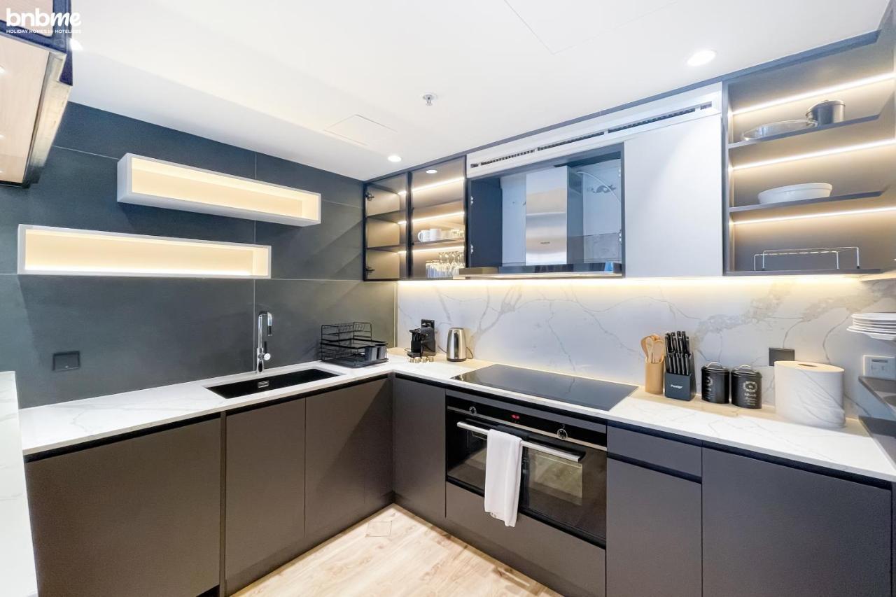 Daire Dubai Marina 2Br Apt - Pool, Gym & Balcony Dubai