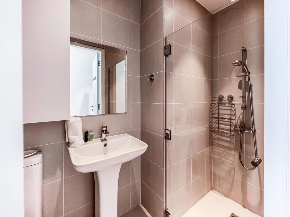 Luton - Luxury & Sea View 2br Maid Apt, Bluewater, - 30ab9