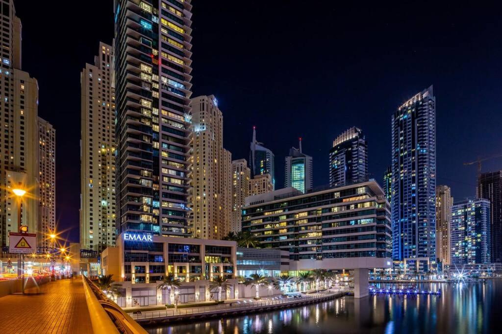 Frank Porter - Marina Quays Daire