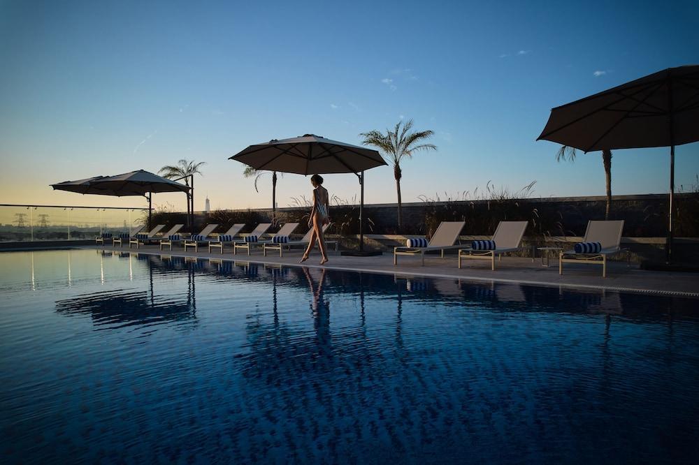 Novotel Jumeirah Village Triangle Dubai