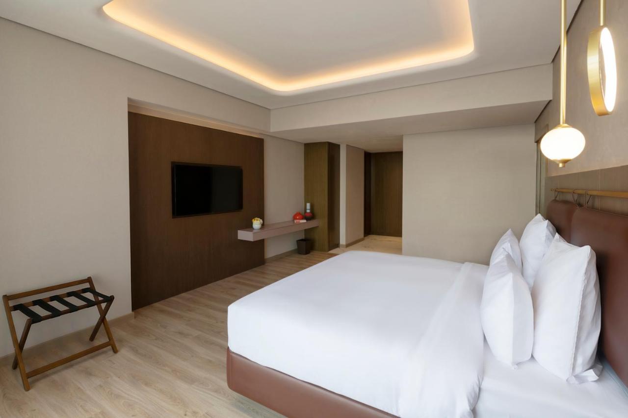 Movenpick Jumeirah Village Triangle 5* Dubai