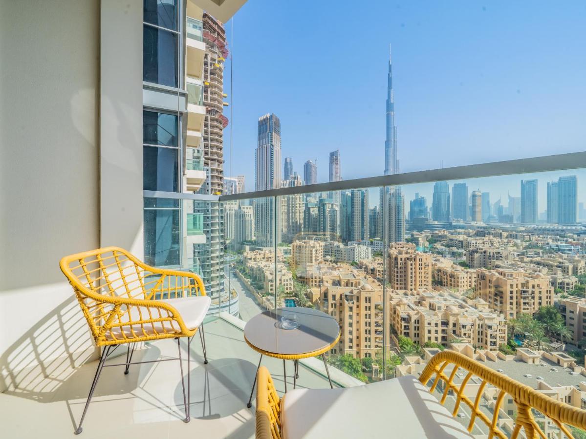 Glamorous Facing Burj Khalifa Apartment Dubai