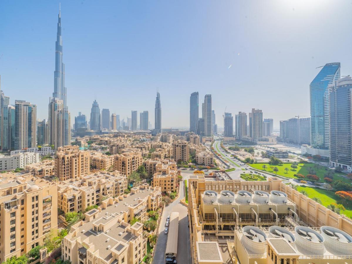 Glamorous Facing Burj Khalifa * Dubai
