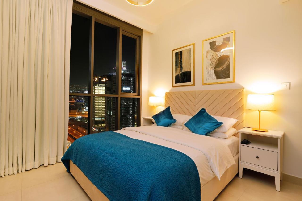 Elegant With Direct Access To Mall *