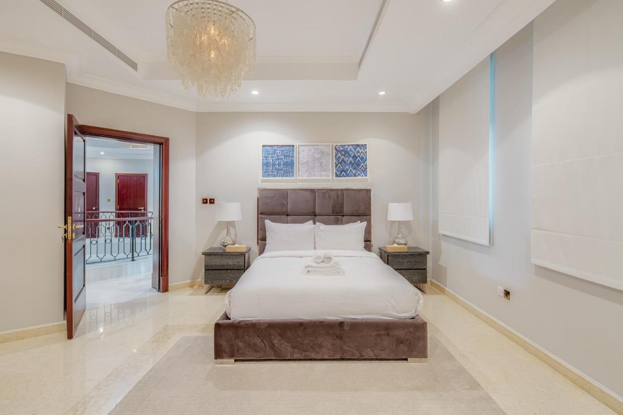 Maison Privee - Prvt Pool & Access In Luxury Palm Jumeirah 6br Pousada Dubai