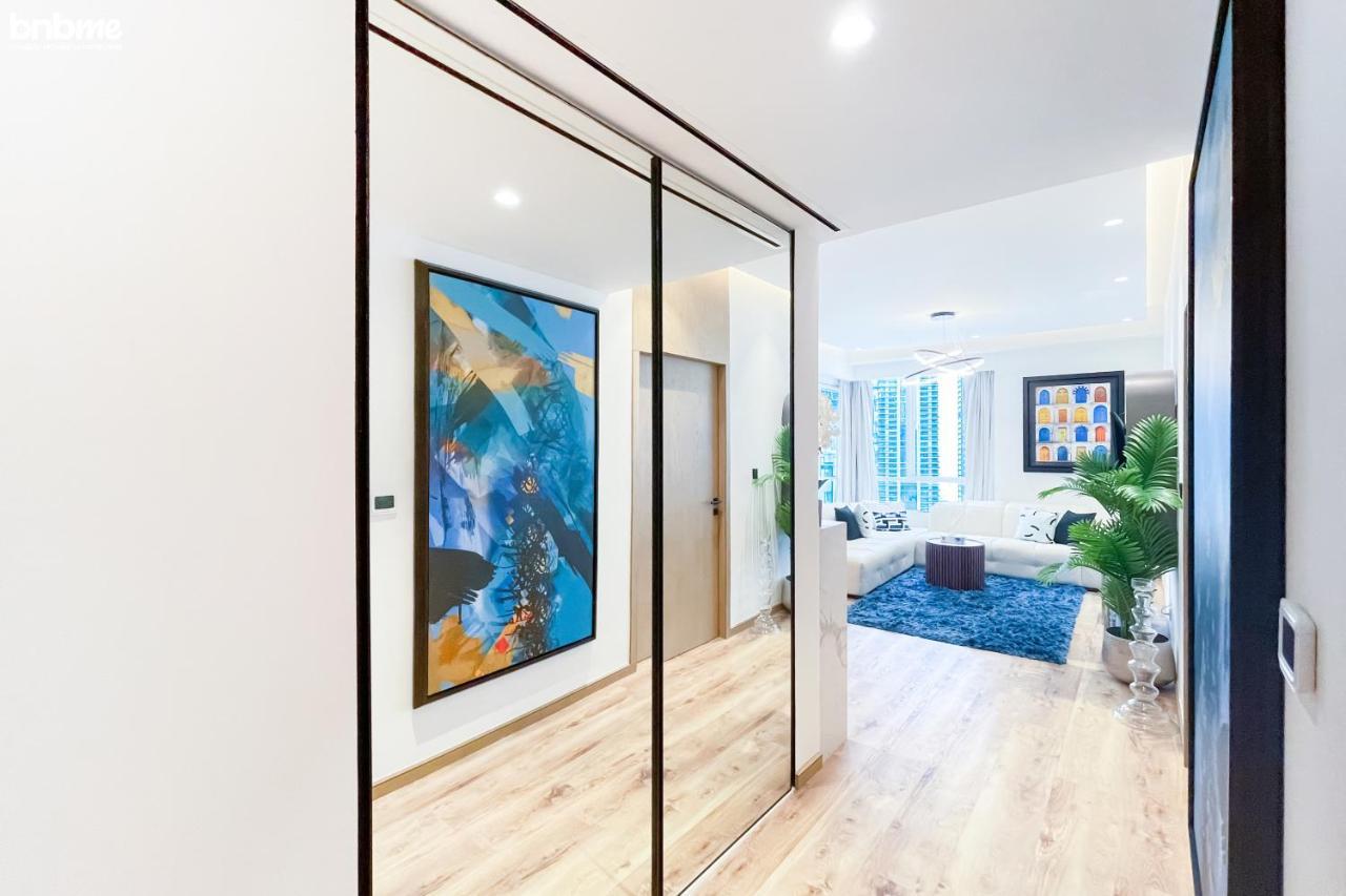 Dubai Marina 2Br Apt - Pool, Gym & Balcony Daire