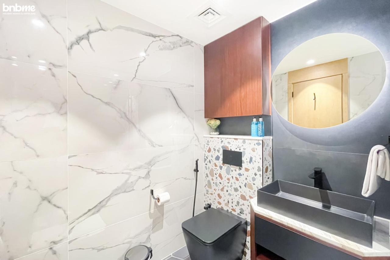 Dubai Marina 2Br Apt - Pool, Gym & Balcony * Dubai