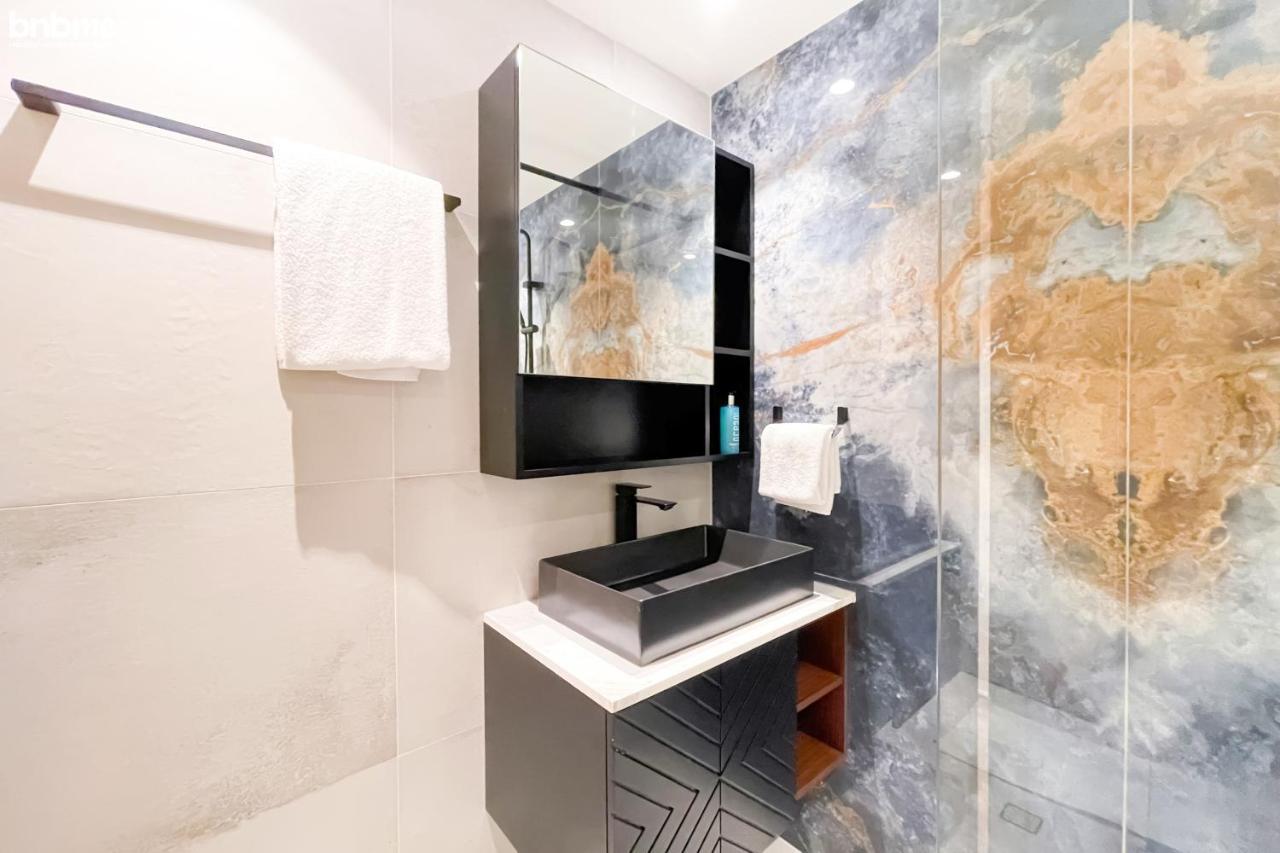 Dubai Marina 2Br Apt - Pool, Gym & Balcony * Dubai